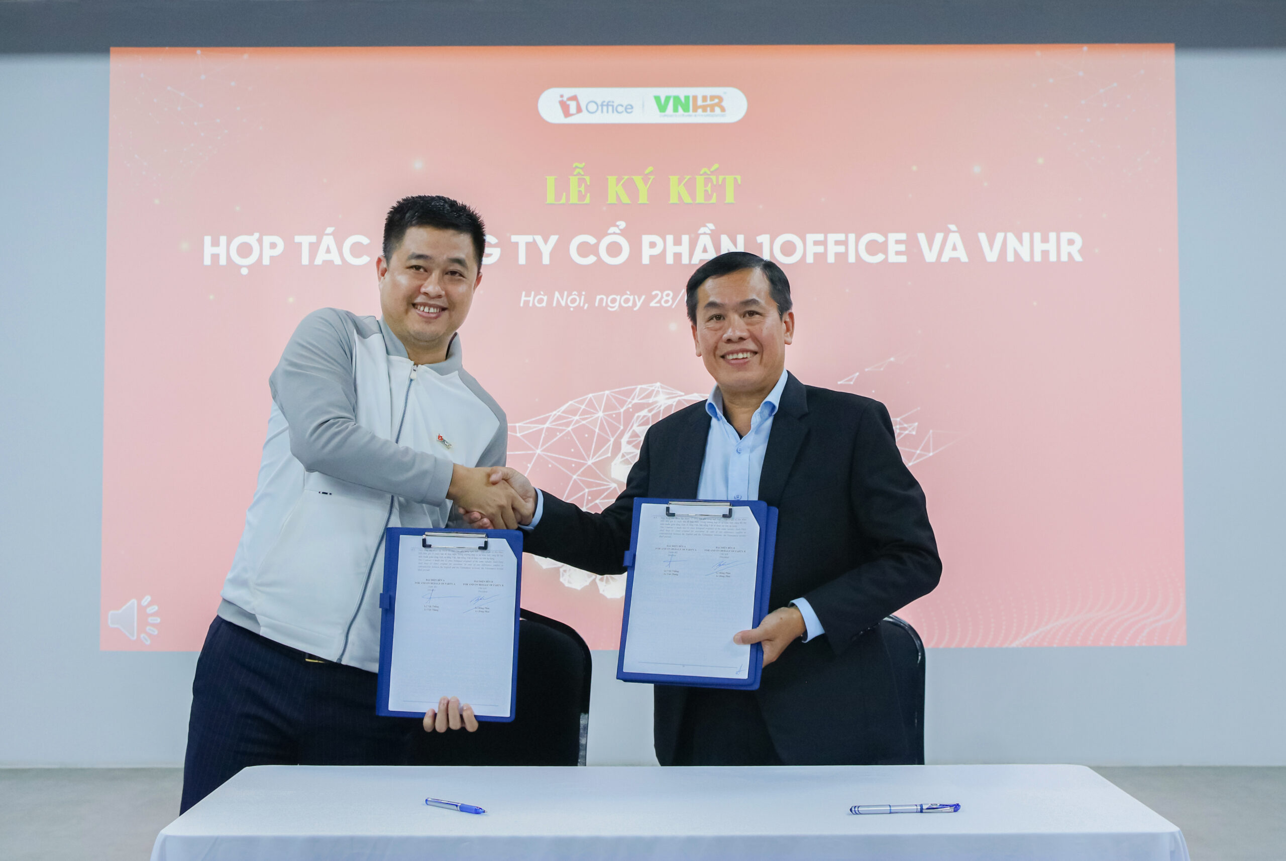 1Office và VNHR chính thức ký kết hợp tác chiến lược: Mở ra bước tiến mới cho ngành nhân sự Việt Nam