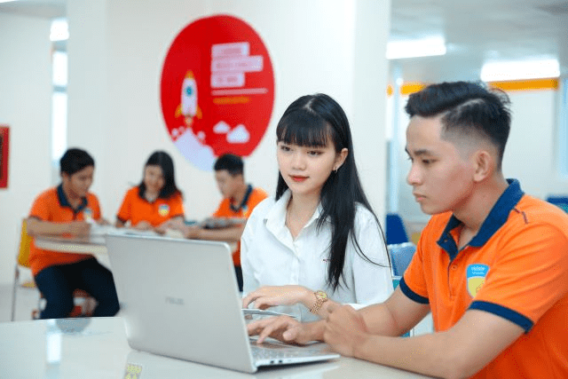 Học ngành Logistics và quản lý chuỗi cung ứng có dễ xin được việc, thu nhập có cao không?