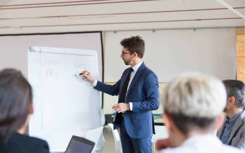 Training là gì - Lựa chọn hình thức và nội dung đào tạo phù hợp