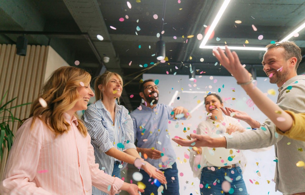 Kết thúc buổi tiệc trong sự hân hoan