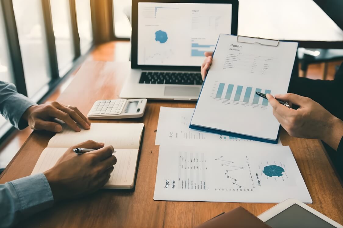 Kế hoạch kinh doanh mẫu cần thể hiện được dự kiến tài chính, đo lường, báo cáo