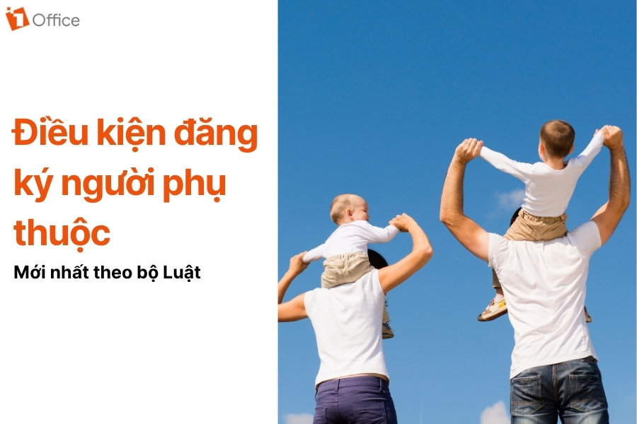 một gia đình bố mẹ và 2 con đang vui chơi ngoài trời